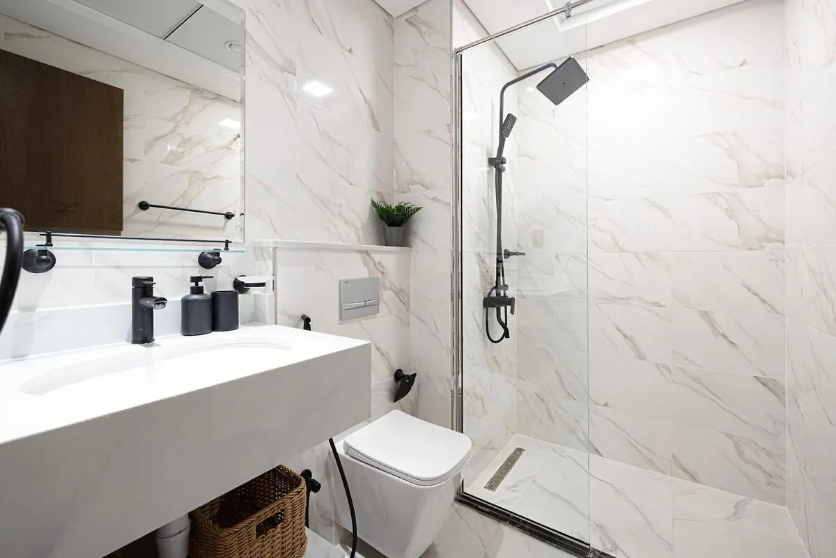Crowned Luxe 2Bed Jvc Villa Dubai Holiday home