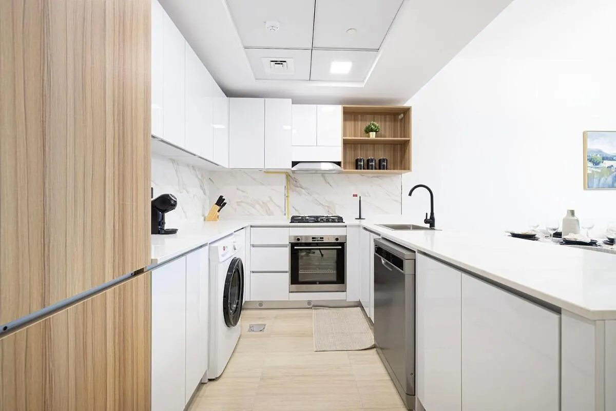 Crowned Luxe 2Bed Jvc Villa Dubai Holiday home