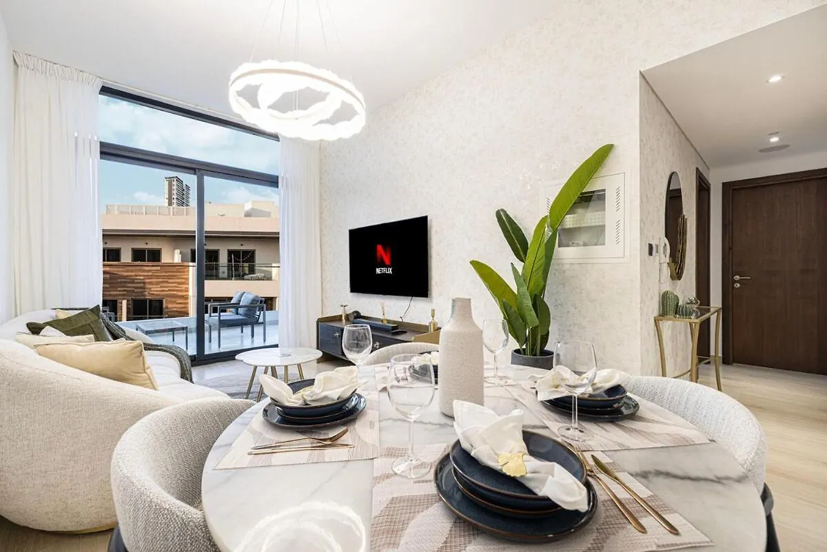 Holiday home Crowned Luxe 2Bed Jvc Villa Dubai