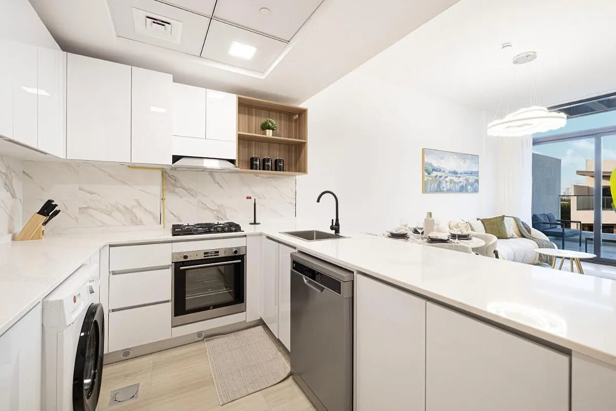 Crowned Luxe 2Bed Jvc Villa Dubai Holiday home